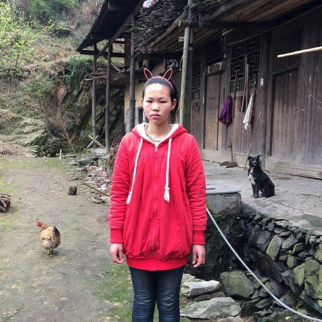 谢心雨(已辍学,中止资助)