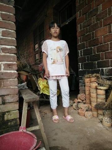 高艳姿(已毕业上高中,中止资助)