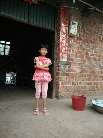 郝亚丽(辍学打工)