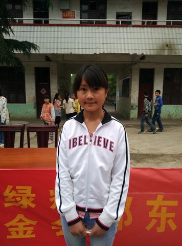 李玉翠(已毕业上高中,中止资助)